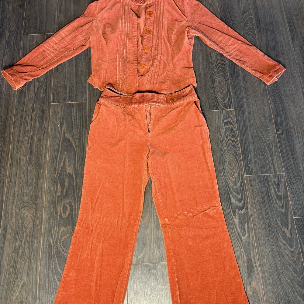 Metrostyle Women's Burnt Orange Corduroy Set